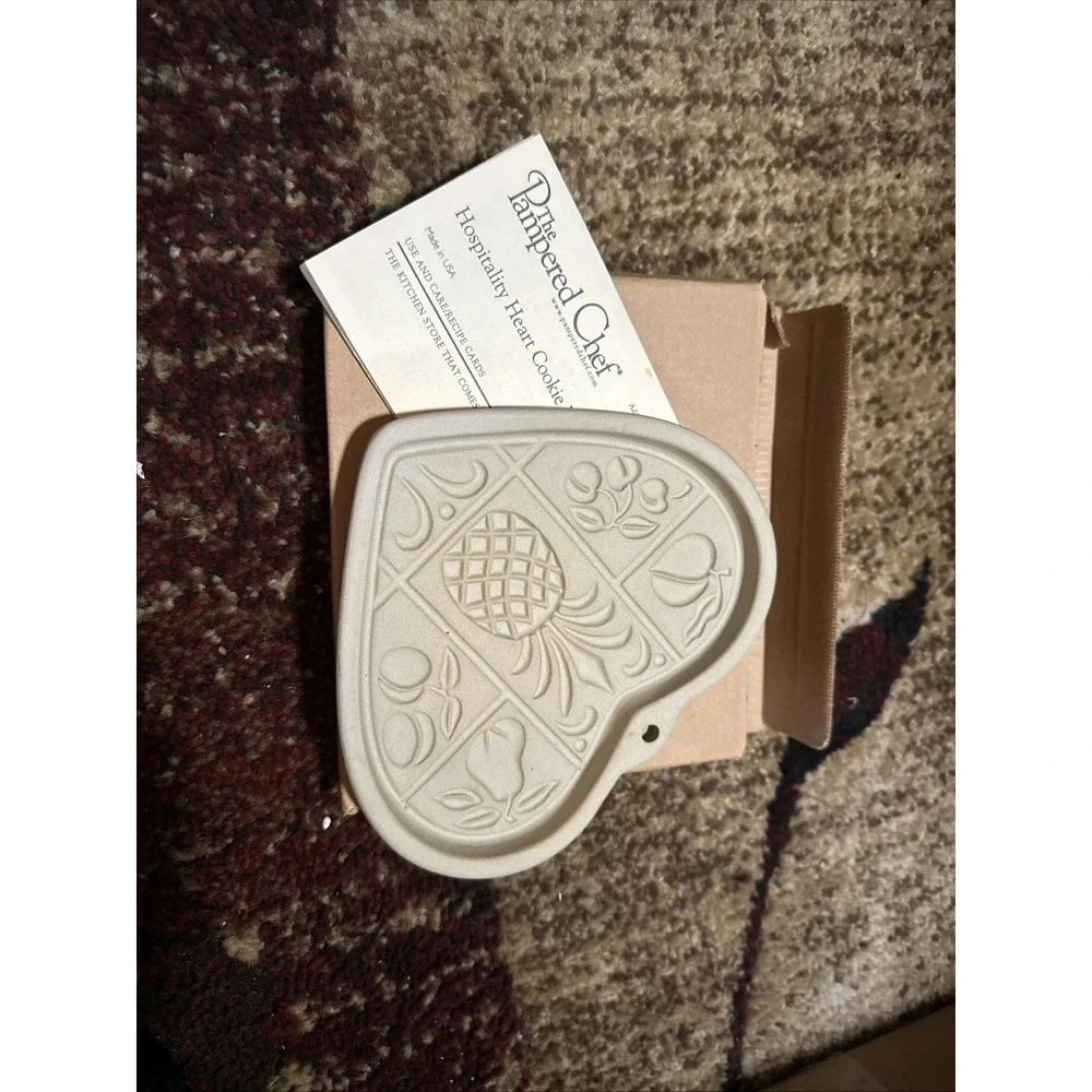 RARE 2001 Hospitality Heart Pineapple Pampered Chef Cookie Mold ~ 6